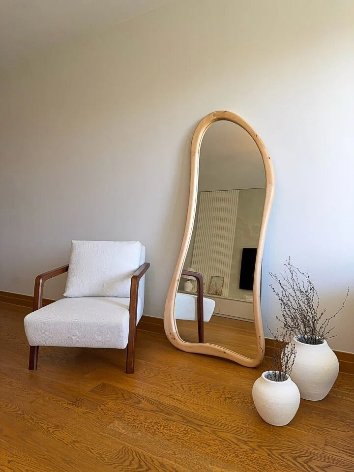 Rina Mirror