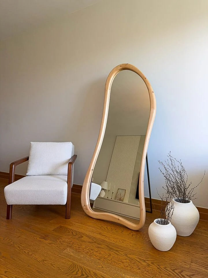 Rina Mirror